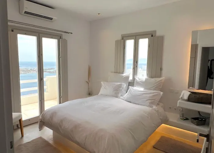 Psarou Summer Villa *